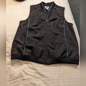 - tabi INTERNATIONAL GOLF Vest. Vintage. Size large. Black with blue trim